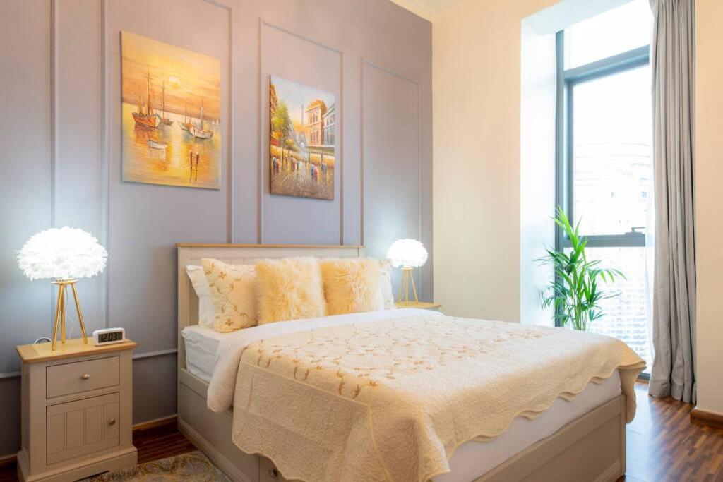 Апартаменты First Class 2Br With Full Burj Khalifa And Fountain View Дубай Экстерьер фото