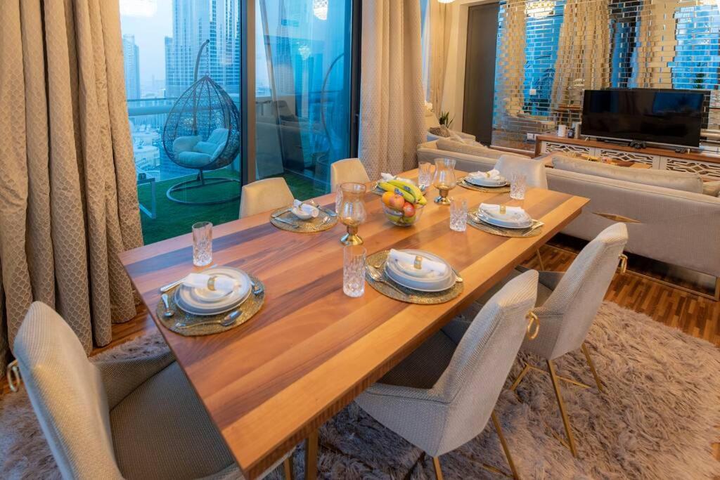 Апартаменты First Class 2Br With Full Burj Khalifa And Fountain View Дубай Экстерьер фото