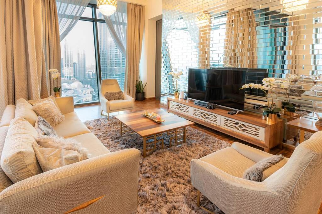 Апартаменты First Class 2Br With Full Burj Khalifa And Fountain View Дубай Экстерьер фото