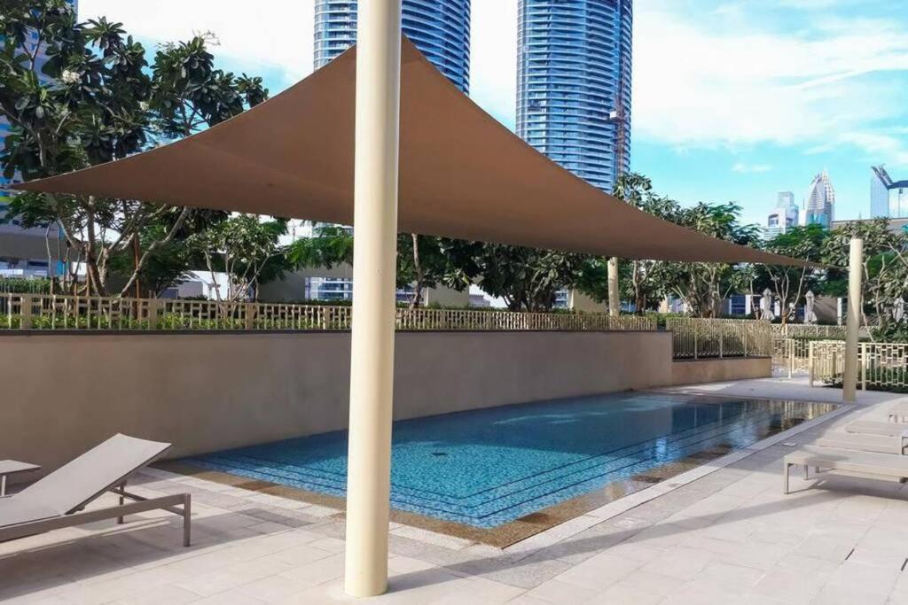 Апартаменты First Class 2Br With Full Burj Khalifa And Fountain View Дубай Экстерьер фото