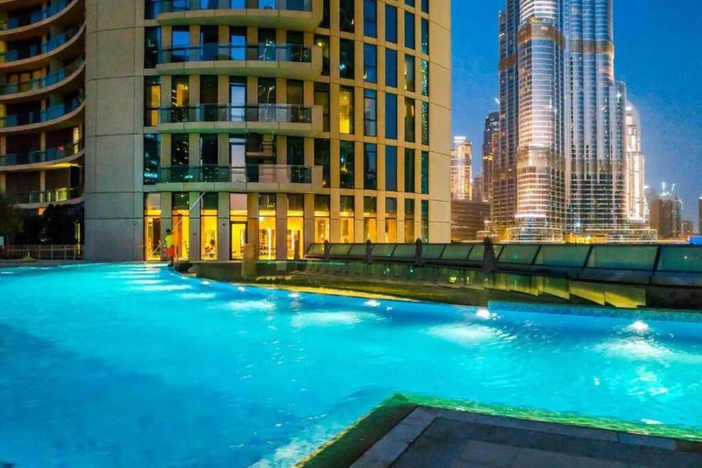 Апартаменты First Class 2Br With Full Burj Khalifa And Fountain View Дубай Экстерьер фото